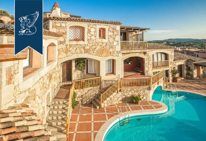 Image No.2-Villa de 8 chambres à vendre à Arzachena