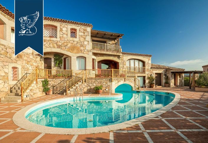 Image No.22-Villa de 8 chambres à vendre à Arzachena