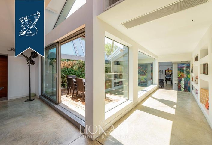 Image No.21-7 Bed Flat for sale