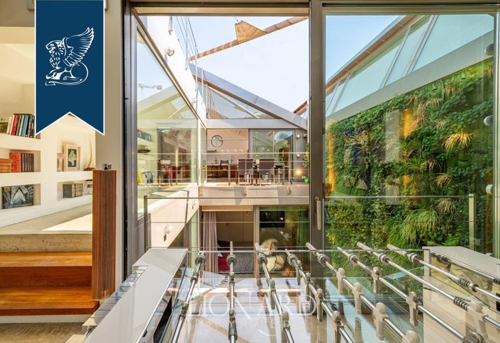 Image No.25-7 Bed Flat for sale