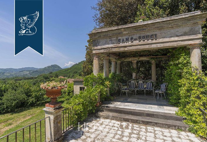 Image No.18-15 Bed Villa for sale