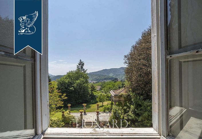 Image No.65-15 Bed Villa for sale