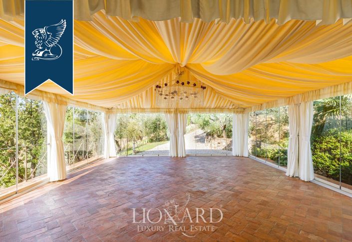 Image No.19-11 Bed Farmhouse for sale