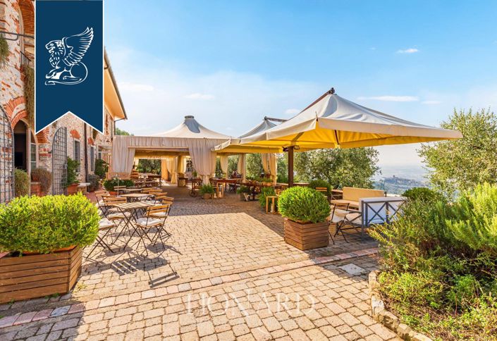 Image No.5-11 Bed Farmhouse for sale