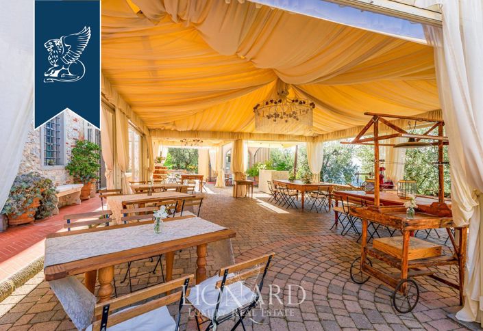 Image No.8-11 Bed Farmhouse for sale