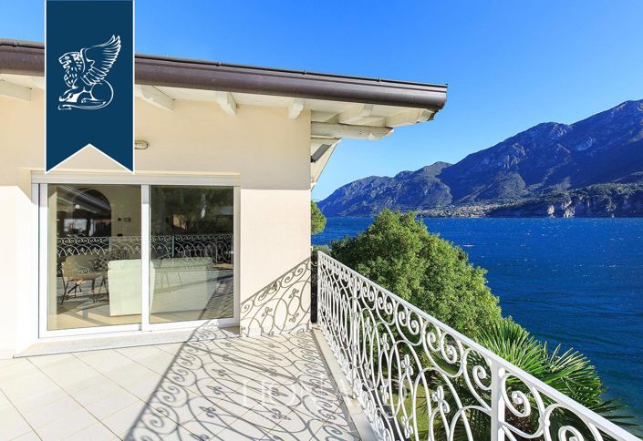 Image No.38-8 Bed Villa for sale