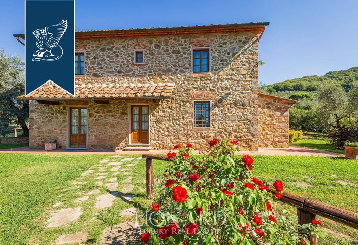 Image No.2-6 Bed Farmhouse for sale