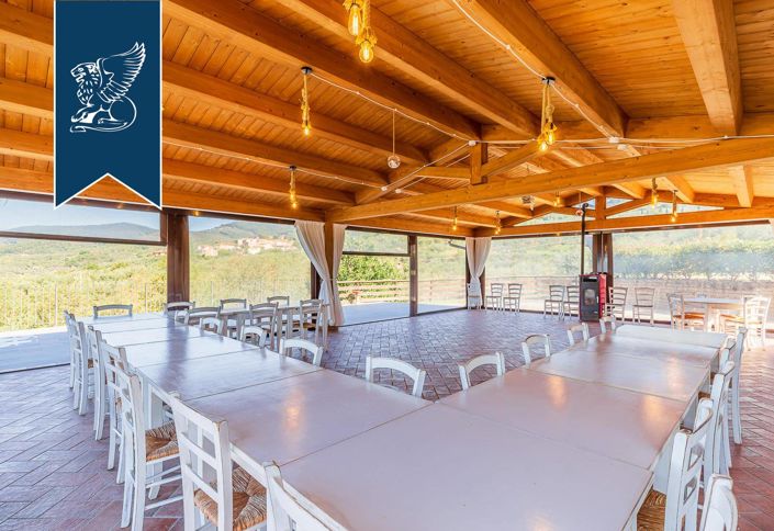 Image No.25-6 Bed Farmhouse for sale