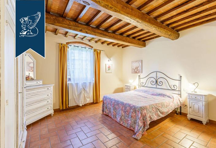 Image No.40-6 Bed Farmhouse for sale