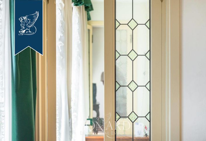 Image No.21-2 Bed Apartment for sale