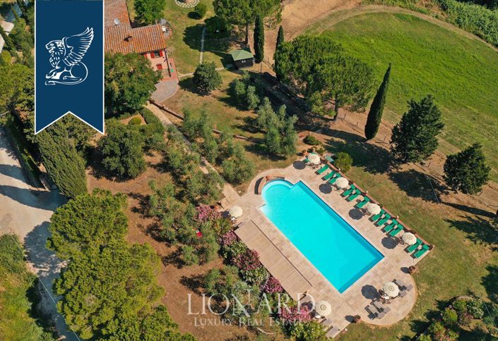 Image No.4-14 Bed Farmhouse for sale