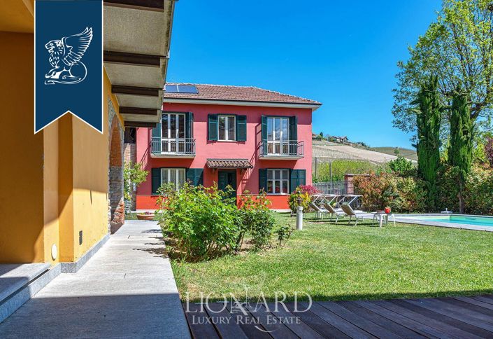 Image No.10-6 Bed Farmhouse for sale