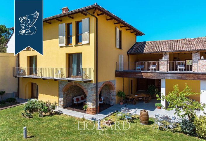 Image No.21-6 Bed Farmhouse for sale