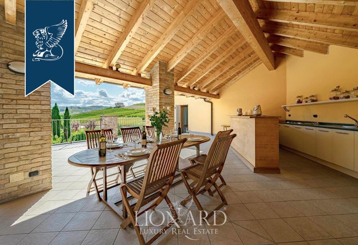 Image No.23-6 Bed Farmhouse for sale