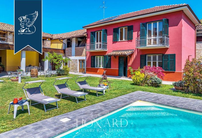 Image No.3-6 Bed Farmhouse for sale