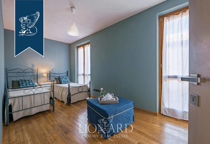 Image No.33-6 Bed Farmhouse for sale