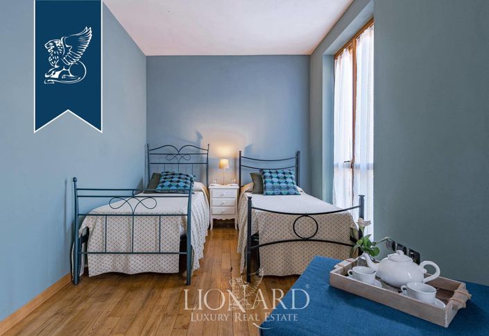 Image No.34-6 Bed Farmhouse for sale