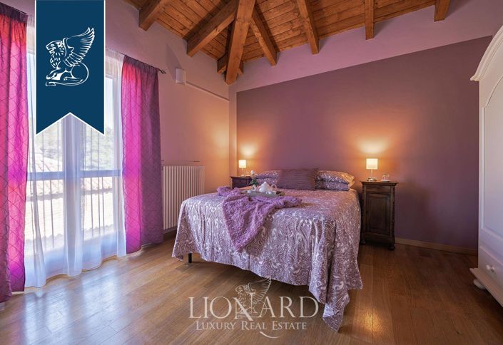 Image No.36-6 Bed Farmhouse for sale