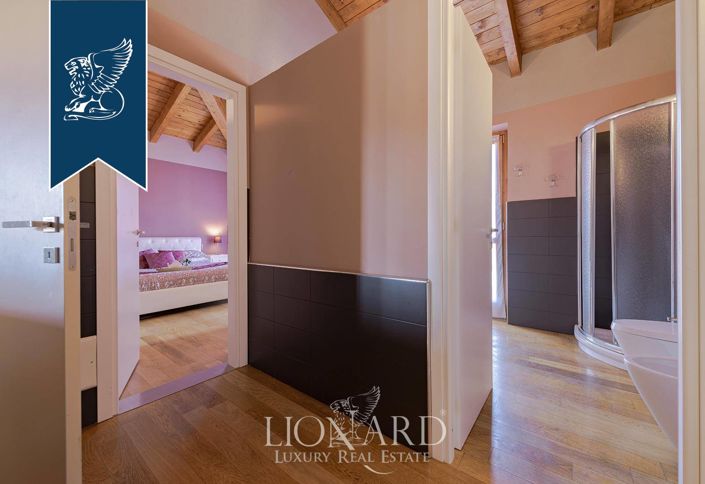 Image No.39-6 Bed Farmhouse for sale