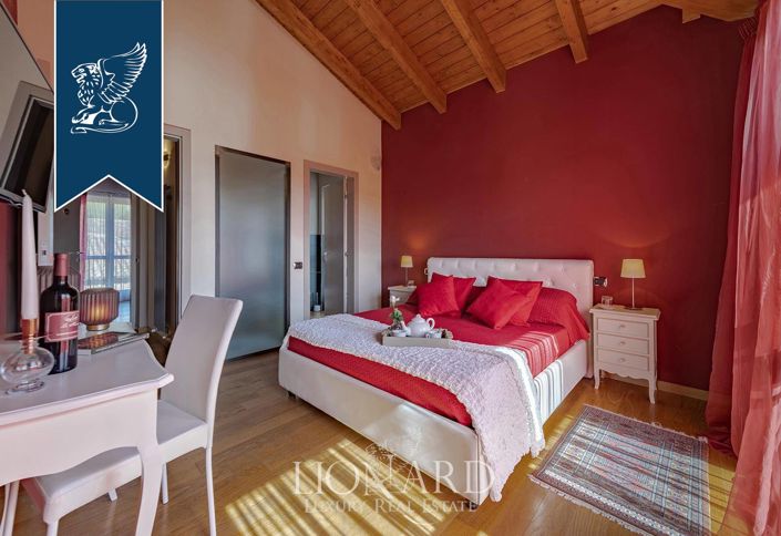 Image No.42-6 Bed Farmhouse for sale