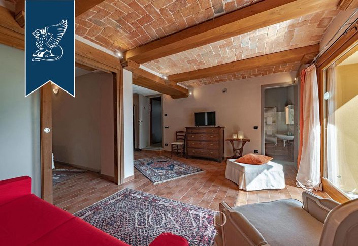 Image No.46-6 Bed Farmhouse for sale