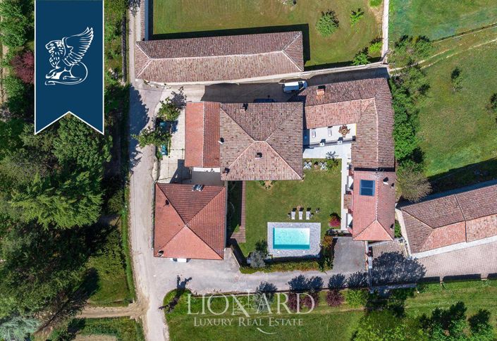 Image No.52-6 Bed Farmhouse for sale