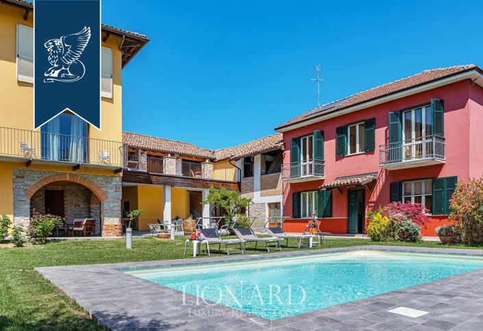 Image No.7-6 Bed Farmhouse for sale