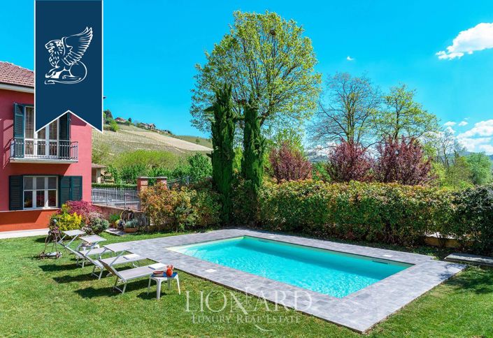 Image No.9-6 Bed Farmhouse for sale