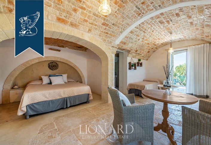 Image No.17-7 Bed Villa for sale