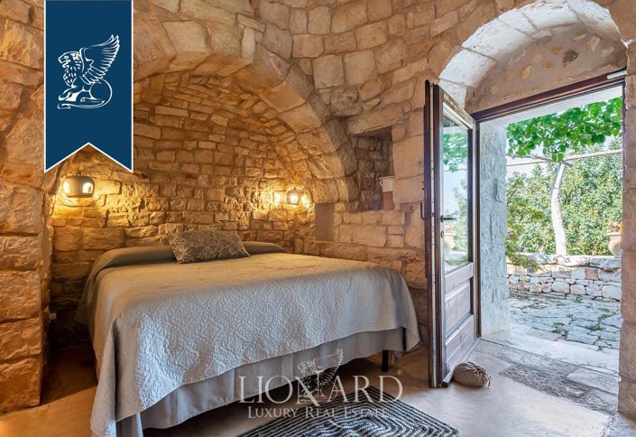 Image No.20-7 Bed Villa for sale