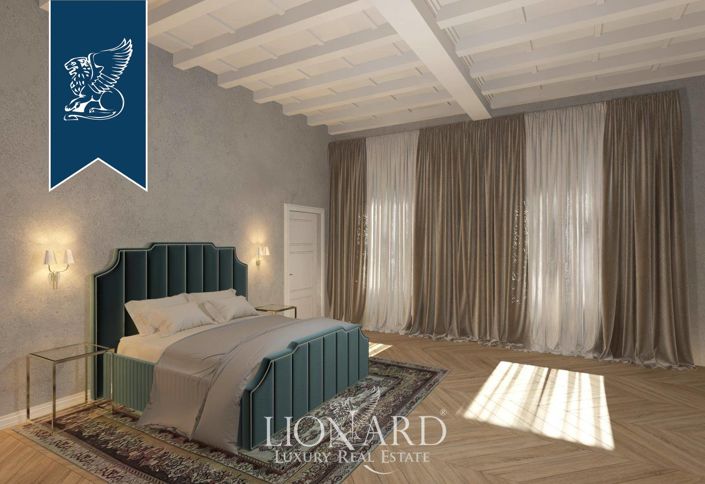 Image No.10-15 Bed Property for sale