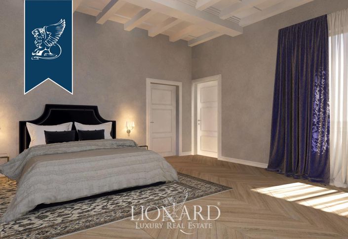 Image No.11-15 Bed Property for sale