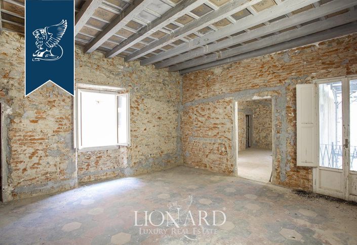 Image No.25-15 Bed Property for sale