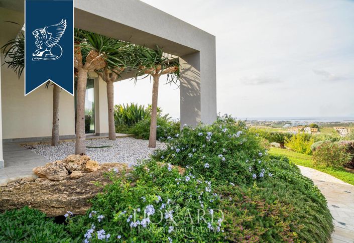 Image No.18-5 Bed Villa for sale