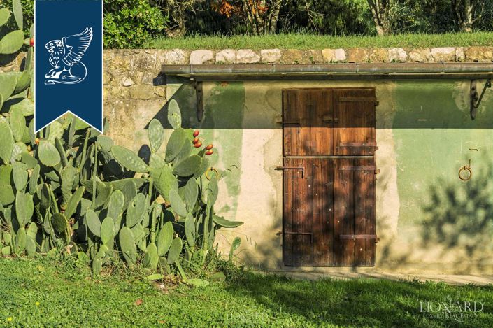 Image No.11-12 Bed Villa for sale