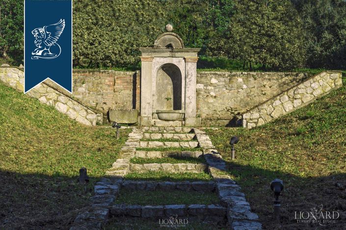 Image No.12-12 Bed Villa for sale