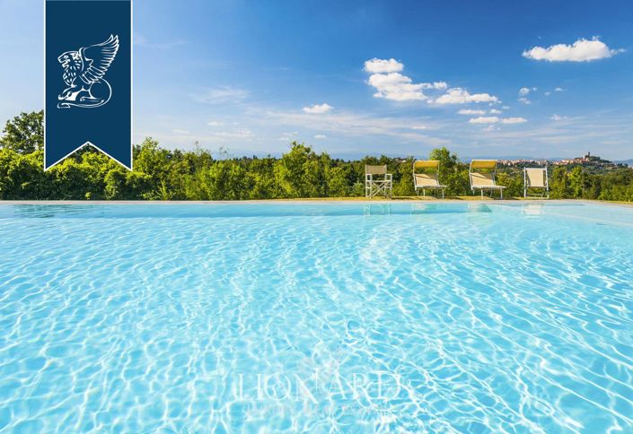 Image No.21-10 Bed Villa for sale