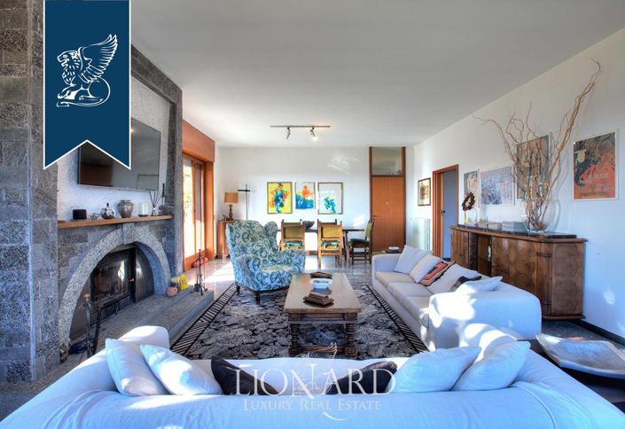 Image No.13-8 Bed Villa for sale