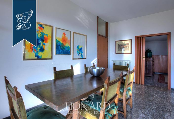 Image No.15-8 Bed Villa for sale