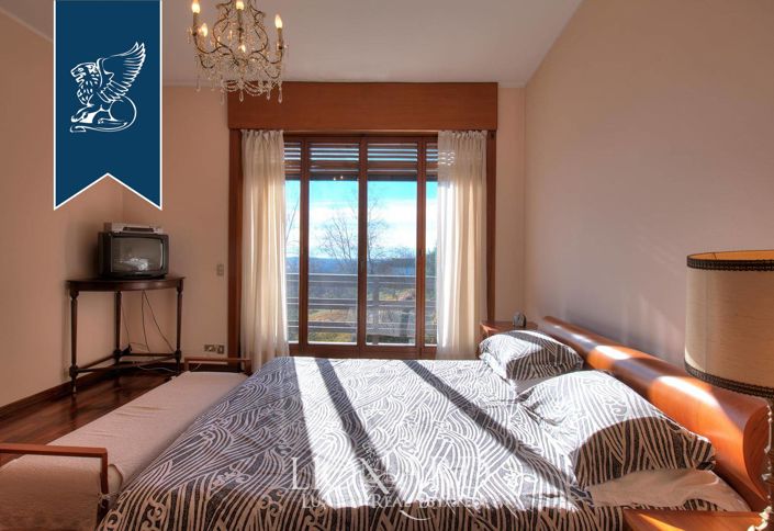 Image No.21-8 Bed Villa for sale