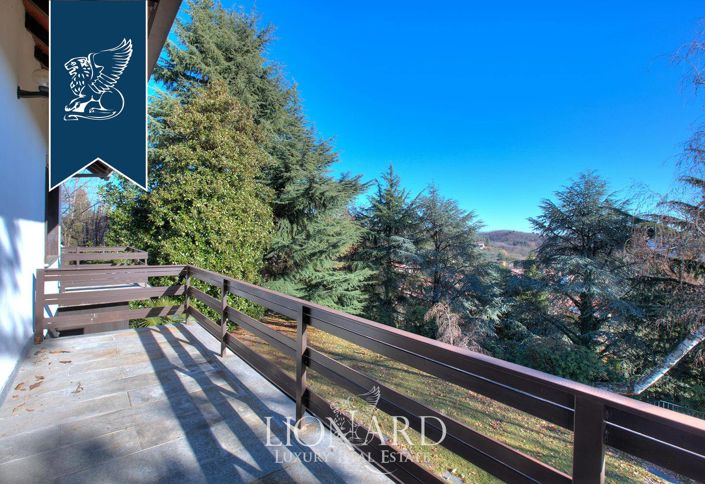 Image No.22-8 Bed Villa for sale