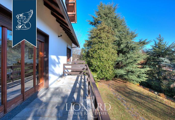 Image No.24-8 Bed Villa for sale