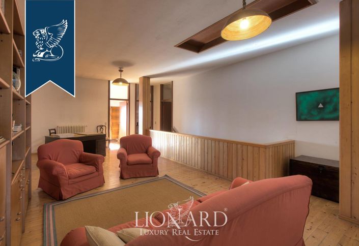 Image No.29-8 Bed Villa for sale