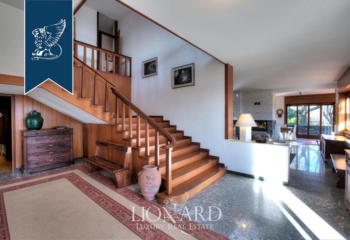 Image No.4-8 Bed Villa for sale