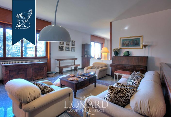 Image No.7-8 Bed Villa for sale