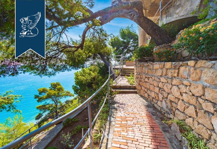 Image No.4-Villa de 11 chambres à vendre à Bordighera