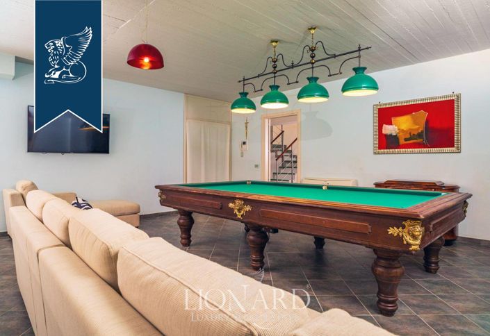 Image No.17-10 Bed Villa for sale