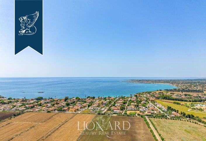 Image No.4-10 Bed Villa for sale