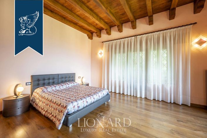 Image No.17-5 Bed Villa for sale