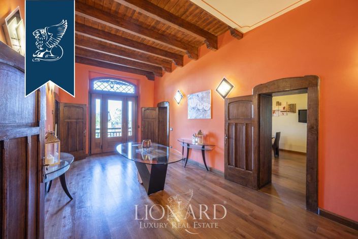 Image No.8-5 Bed Villa for sale